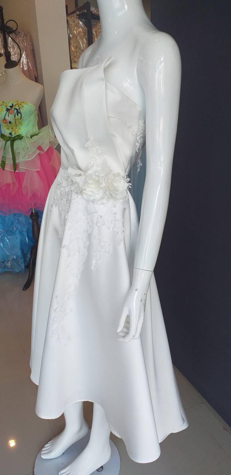 พร้อมเช่า ชุดแต่งงาน มินิมอล ชุดหมั้น เกาะอก หน้าสั้นหลังยาว