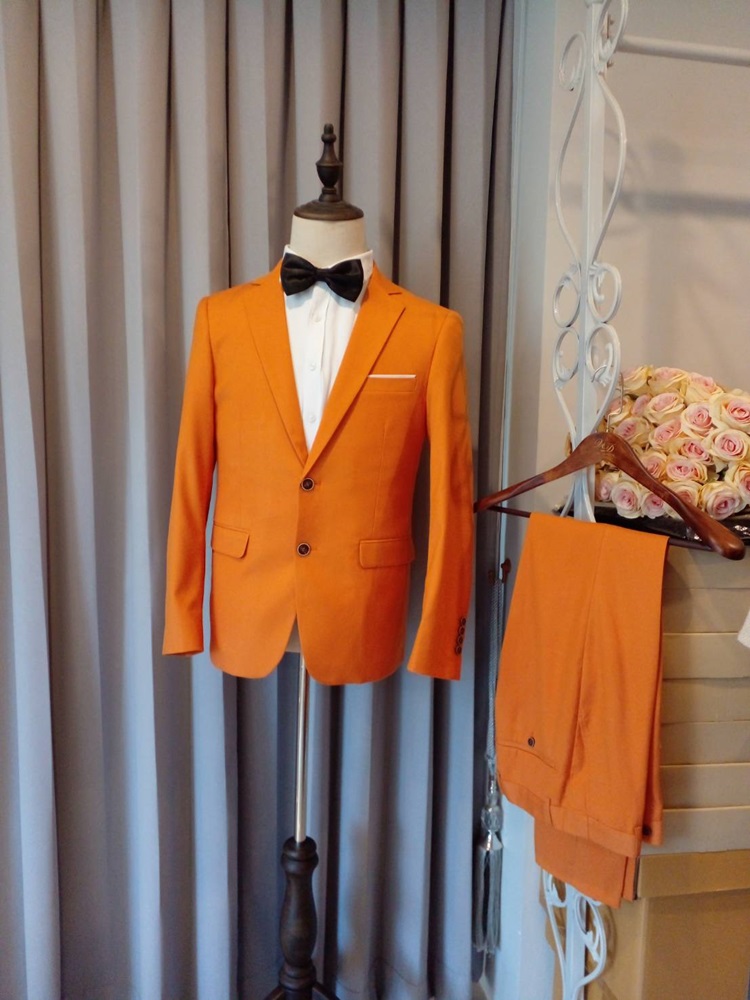 พร้อมเช่า ชุดสูทชาย สีส้ม สไตล์เกาหลี (ไม่มีเสื้อกั๊ก)