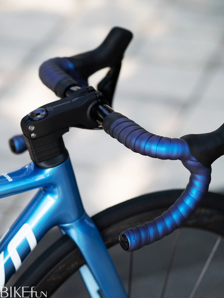 ผ้าพันแฮนด์ Ciclovation Advanced Leather Touch - รุ่น Cosmic Haze Made in Taiwan