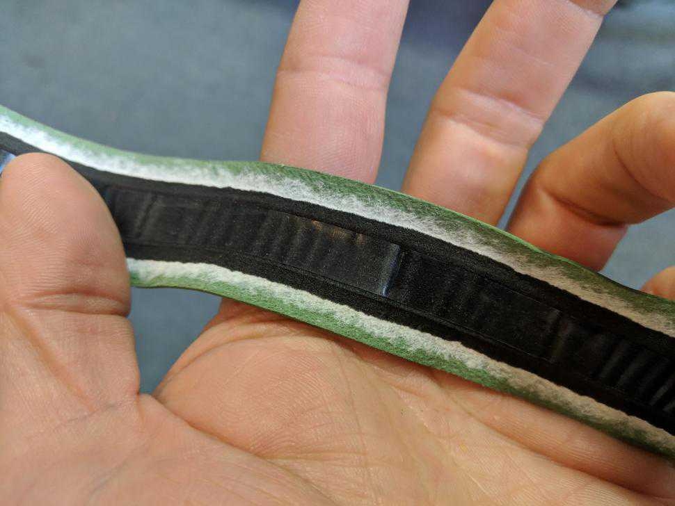 ผ้าพันแฮนด์ FIZIK Bar Tape Terra Microtex Bondcush Tacky