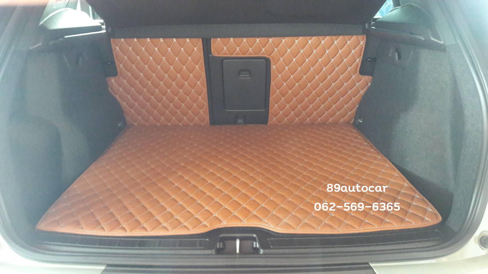 พรมปูพื้นรถยนต์ Volvo XC40 Pure Electric ปูพรม7D สีน้ำตาลเข้ม + พรมดักฝุ่นสีครีม เข้ารูป เต็มคัน