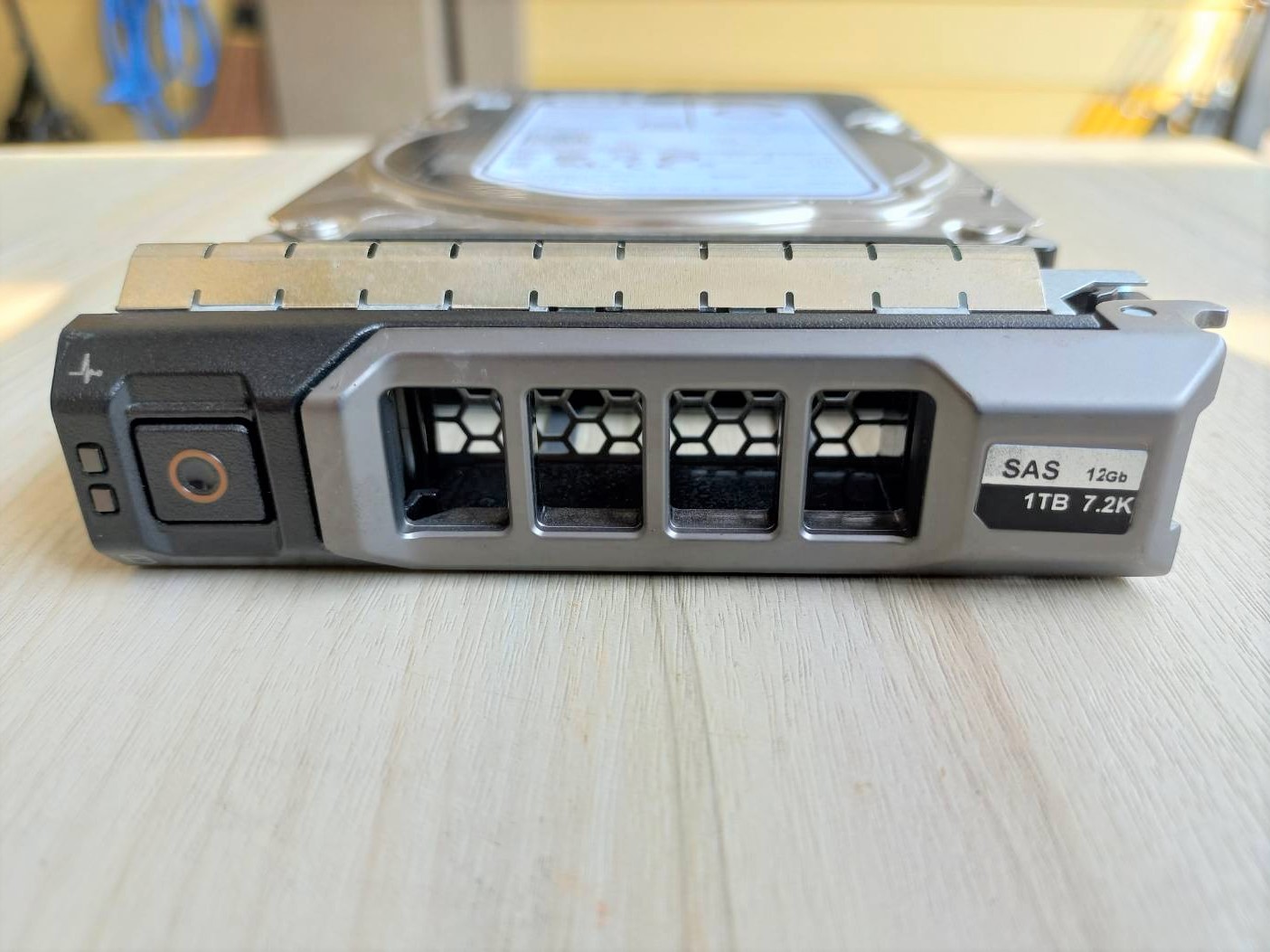 H0R8N Dell 1TB 3.5 SAS 7.2K 12Gbs HDD Hard Drive in 13th Series Caddy.