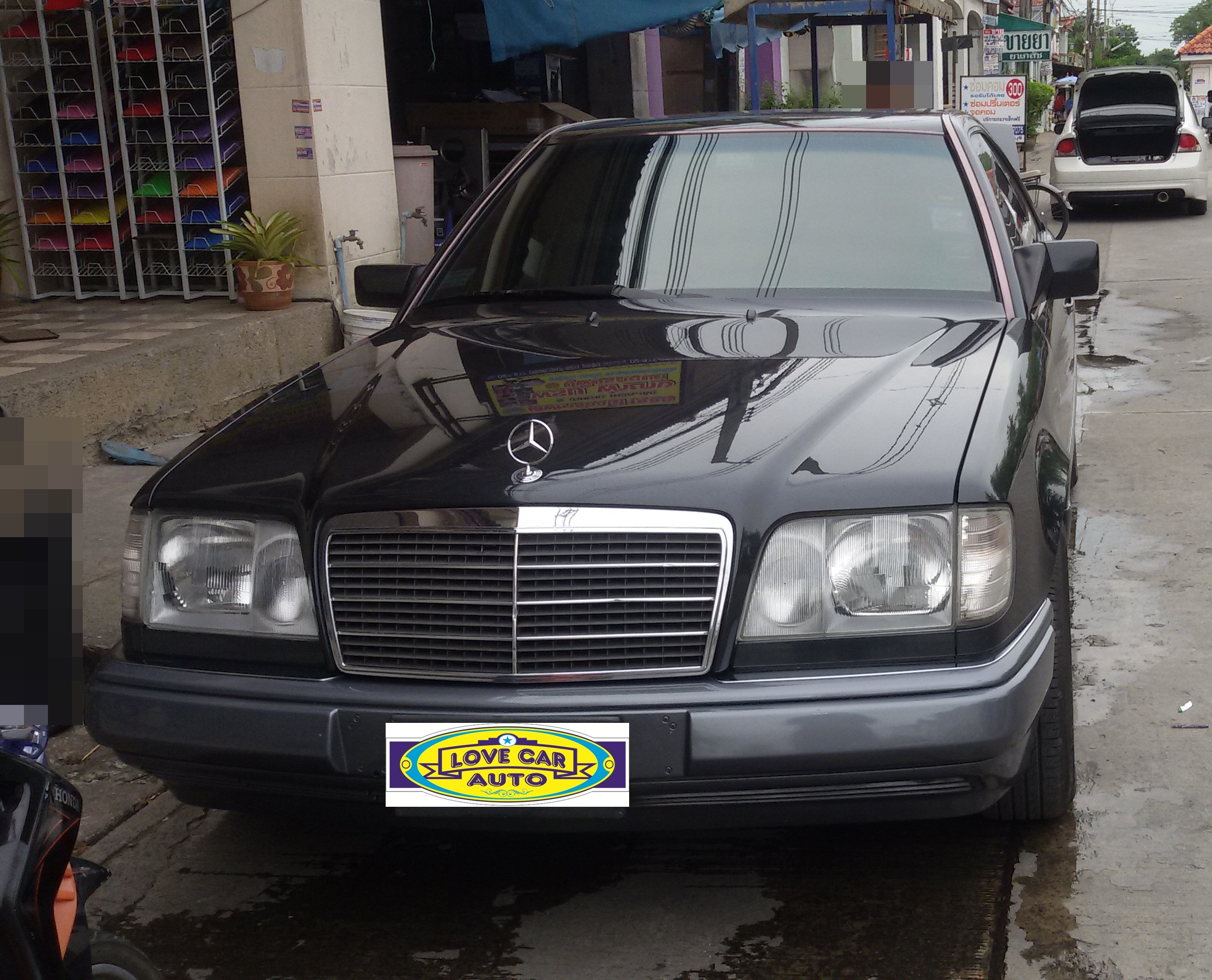 ผ้ายางปูพื้นรถยนต์ C240 W202 กระดุมสีดำขอบดำ