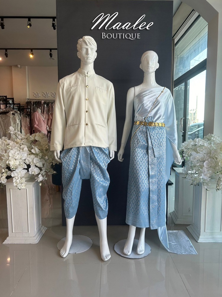 เช่า ชุดไทย ชุดเพื่อนเจ้าสาว ชุดไทยผ้าถุงสีฟ้าเทาเงิน สไบเรียบสีฟ้าอ่อน