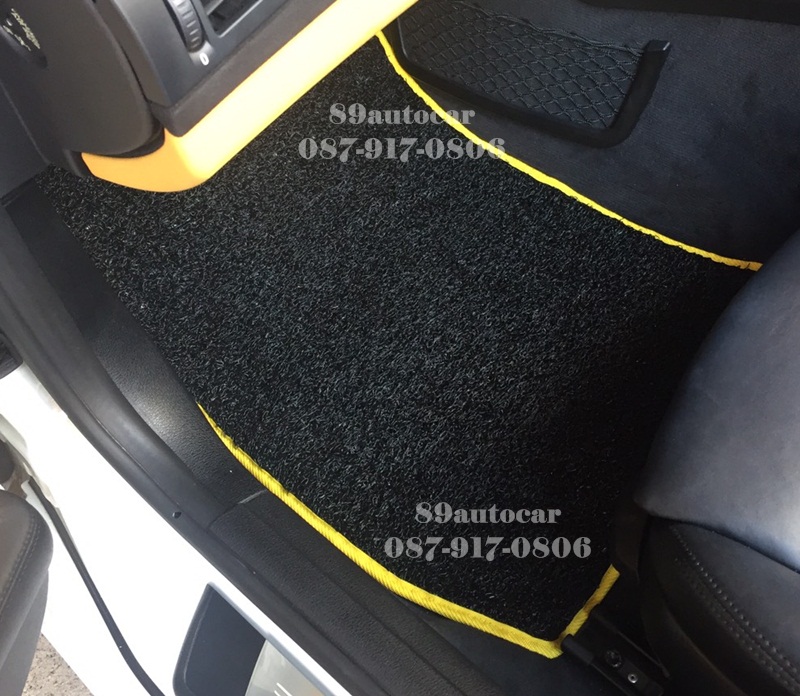 สั่งตัดพรมในรถยนต์เข้ารูป BMW Z4 ไวนิลสีดำขอบเหลือง