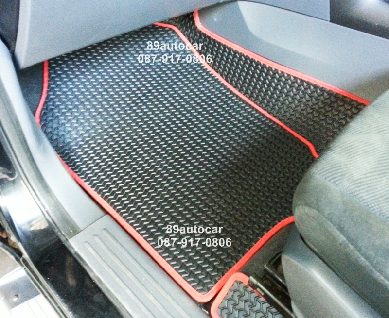 ขายพรมปูพื้นรถยนต์เข้ารูป Mazda BT 50 Cab ลายธนูสีดำขอบแดง