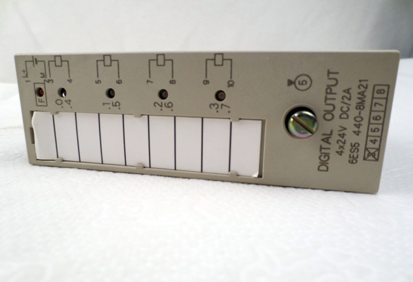 6ES5 440-8MR21 PLC " SIEMENS "