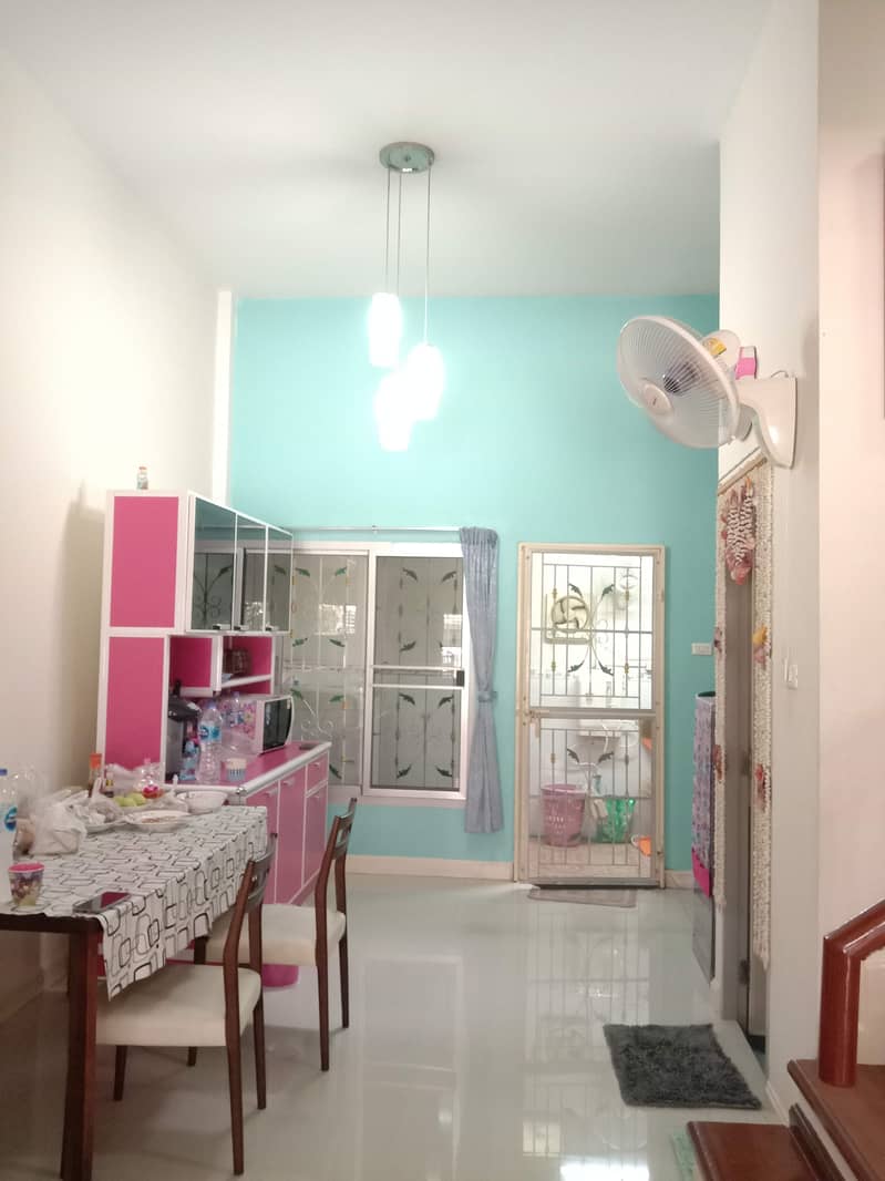 ขายทาวน์โฮม 3 ชั้น 3 ห้องนอน 4 ห้องน้ำ พร้อมเฟอร์และเครื่องใช้ไฟฟ้าครบครัน บ้านสวย พร้อมเข้าอยู่