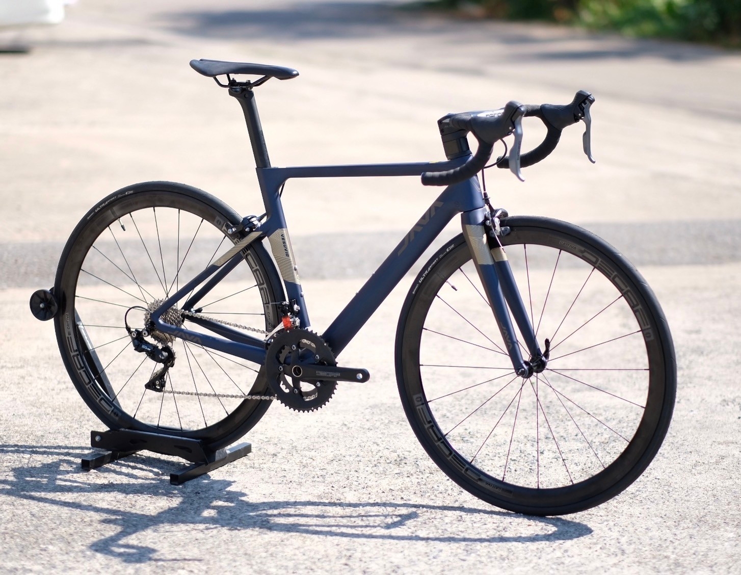 จักรยานเสือหมอบ JAVA VESUVIO-C Carbon Roadbike เฟรมคาร์บอน ชุดเกียร์ 105 2*11สปีด ล้อ 700c อลู, 2022