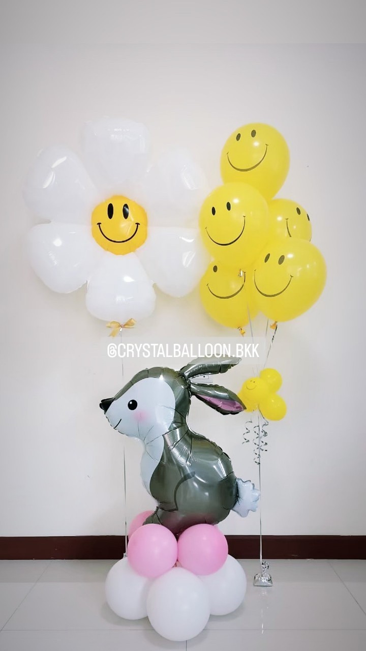 ลูกโป่ง วันเกิดเด็ก ช่อลูกโป่งหน้ายิ้มเหลือง 5 ลูก 1 ช่อ พร้อมตกแต่ง ฟอยล์ดอกเดซี่ 1 ดอก,ฟอยล์กระต่าย ตั้งฐาน 1 ชิ้น สามารถเปลี่ยนสีลูกโป่ง/เปลี่ยนฟอยล์ตกแต่งได้