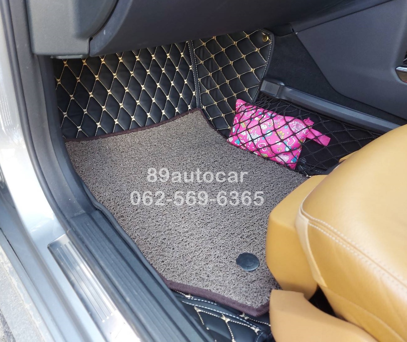 ขายพรมปูพื้นรถยนต์ Benz E250 W212 ปูพรม7D สีดำด้ายทอง + พรมดักฝุ่นสีน้ำตาล เข้ารูป