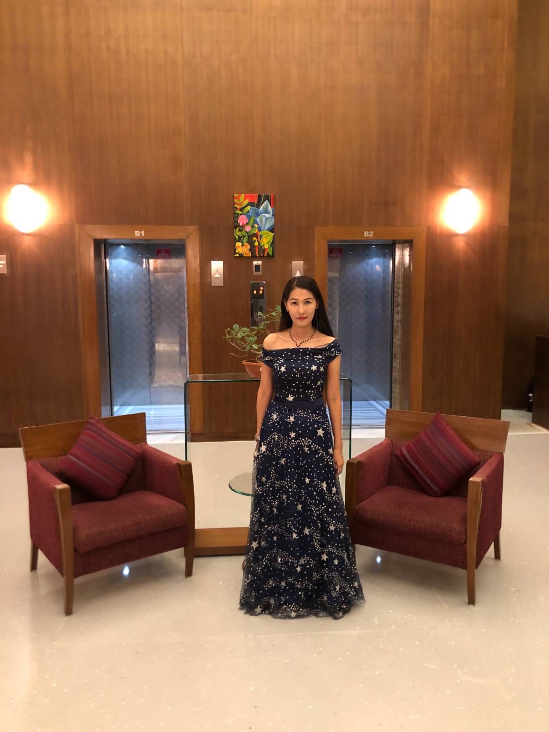 พร้อมเช่า ชุดราตรียาว แบบไหล่ปาด รูปดาว ฟรุ้งฟริ้งแนวเจ้าหญิง สีกรมท่า (เชือกผูกหลัง)