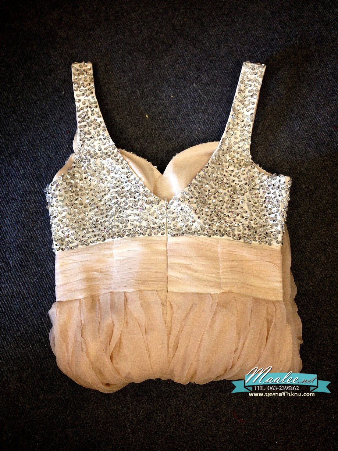 พร้อมเช่า ชุดราตรียาว สายเดี่ยว ผ้าชีฟอง แต่งด้วยเลื่อม จับจีบช่วงเอว โชว์หลังSexy สีครีม Champagne แชมเปญ