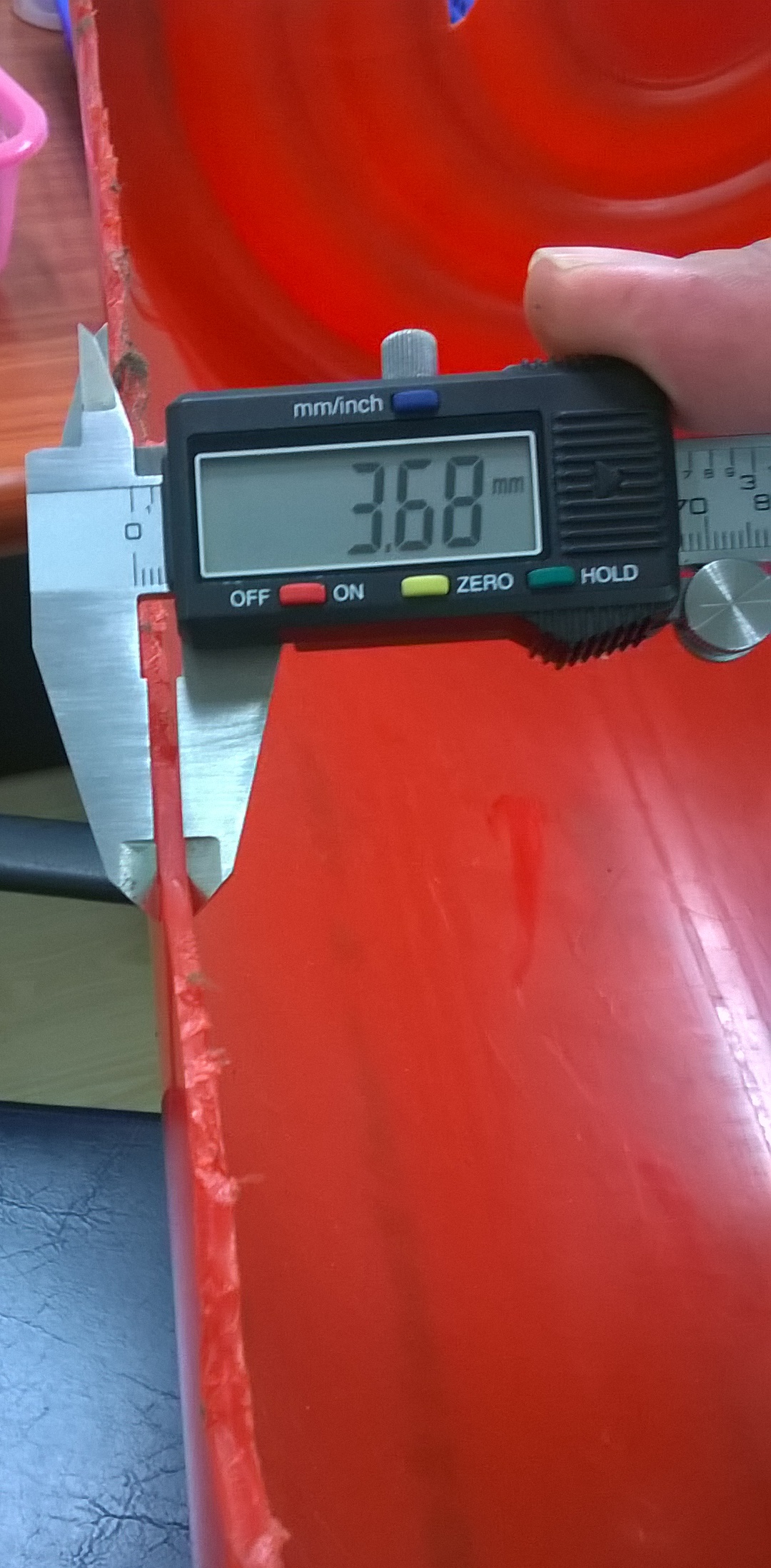 ถังขยะฝาแกว่ง 70 ลิตร Ø48.5x76.5 ซม. สีดำ