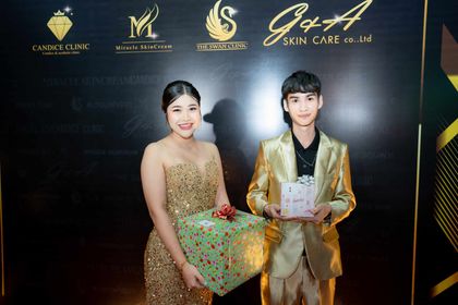 พร้อมเช่า ชุดสูทชาย สีทอง Luxury Gold