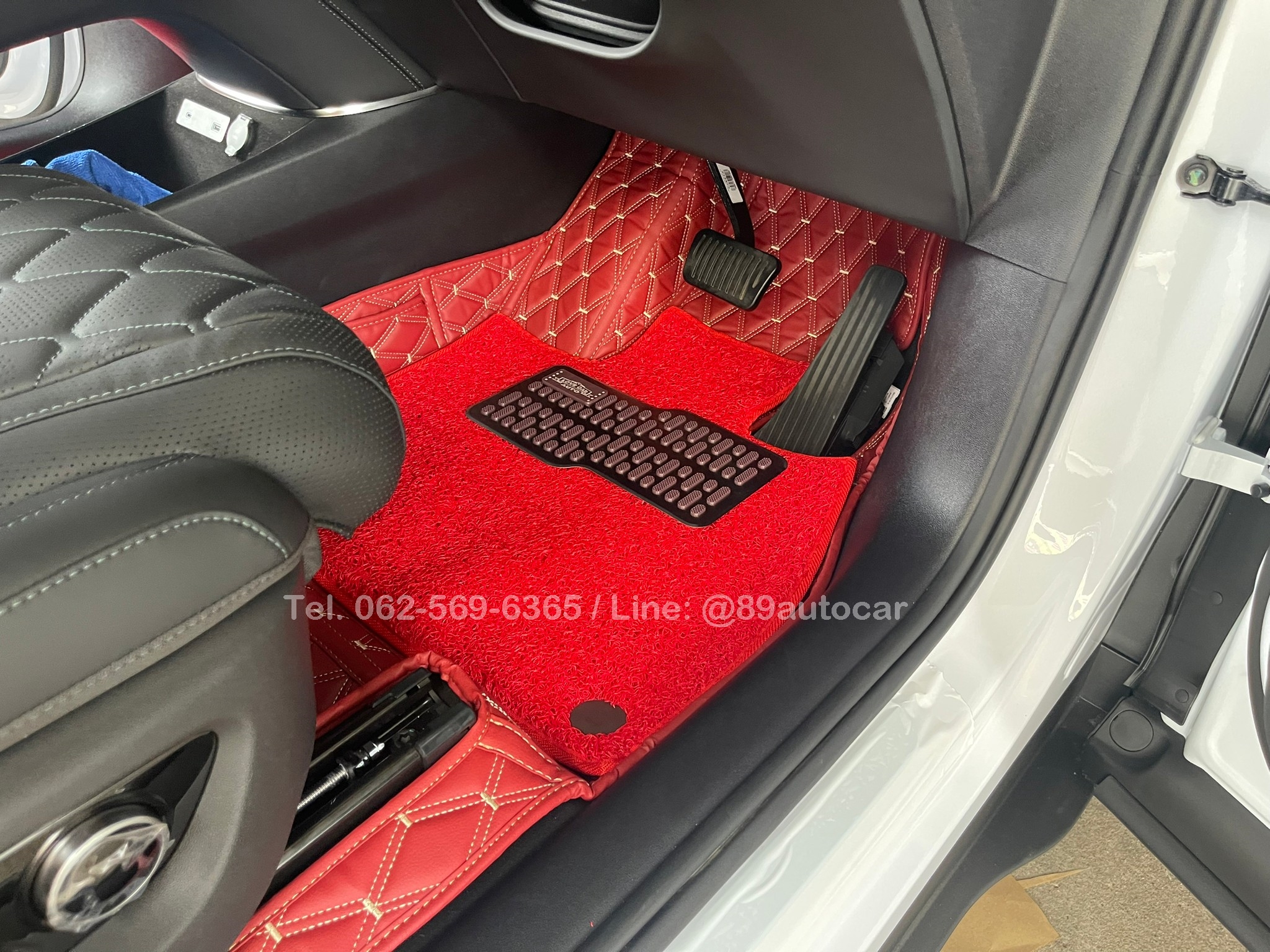 พรมรถยนต์ BYD Sealion 7 พรม7D สีแดงไวน์ด้ายทอง เต็มคัน 9 ชิ้น พร้อมไวนิลดักฝุ่น 3 ชิ้น