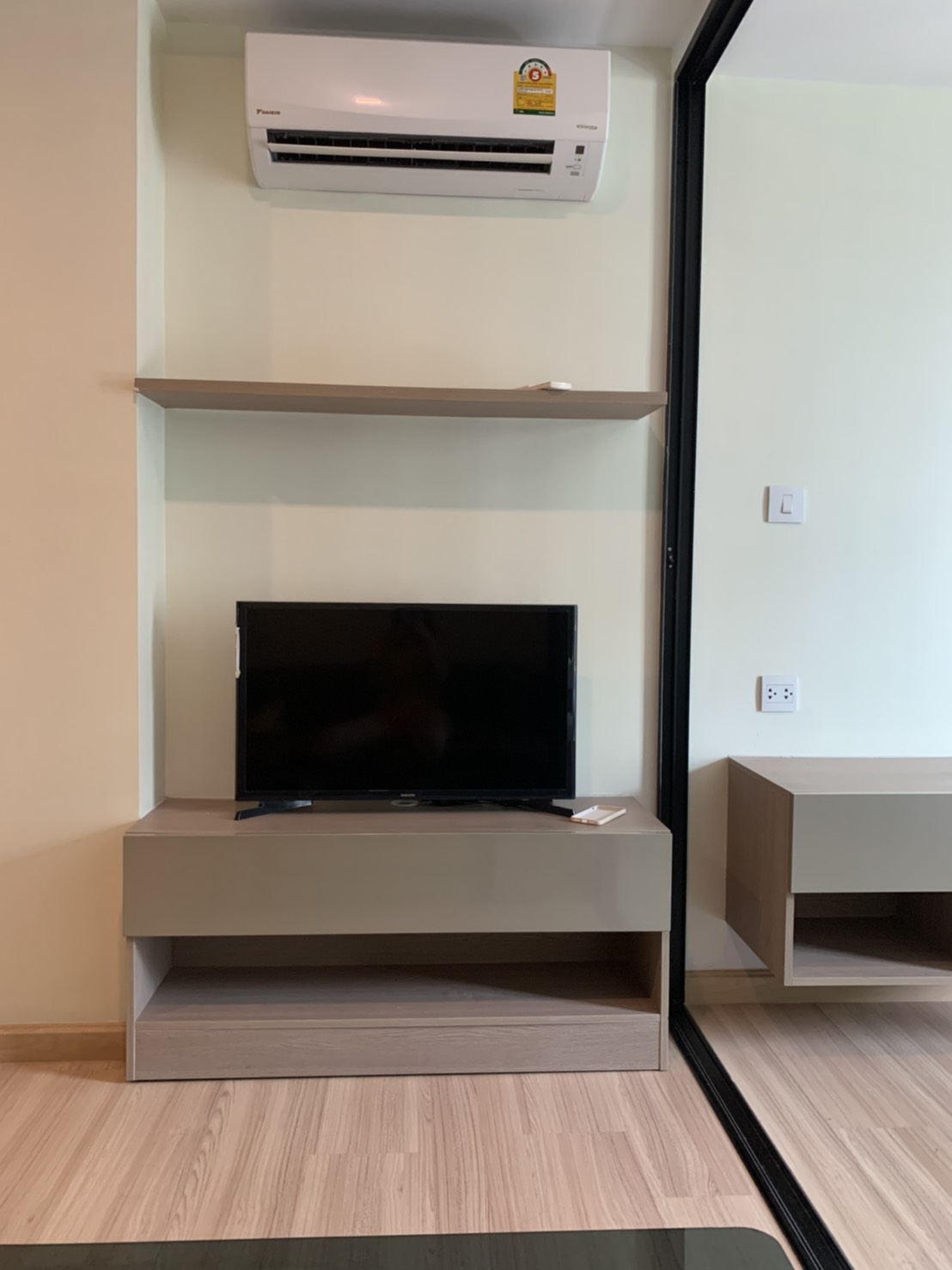 ให้เช่าคอนโด ไนท์บริดจ์ สกายซิตี้ สะพานใหม่ ชั้น 10 ห้อง 26 ตรม.เฟอร์ครบ ติด BTS สายหยุด