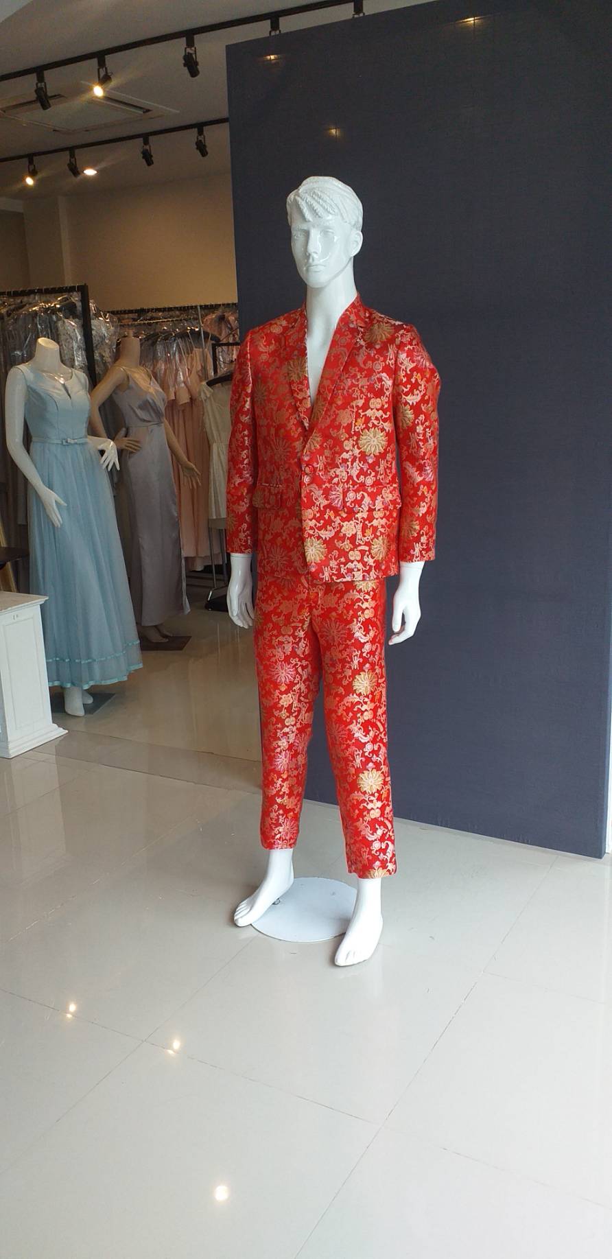 สูทตัดซื้อ สูทจีนชาย สีแดงลาย พร้อมผ้าคลุม