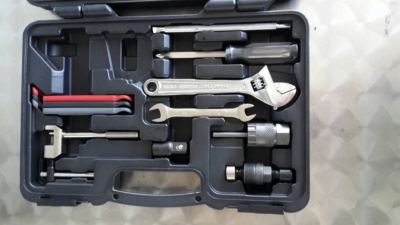 ICETOOLZ ESSENCE TOOL KIT BOX 82F4 – Compact Bicycle Repair Tool Kit, Black Case, Portable & Complete Set