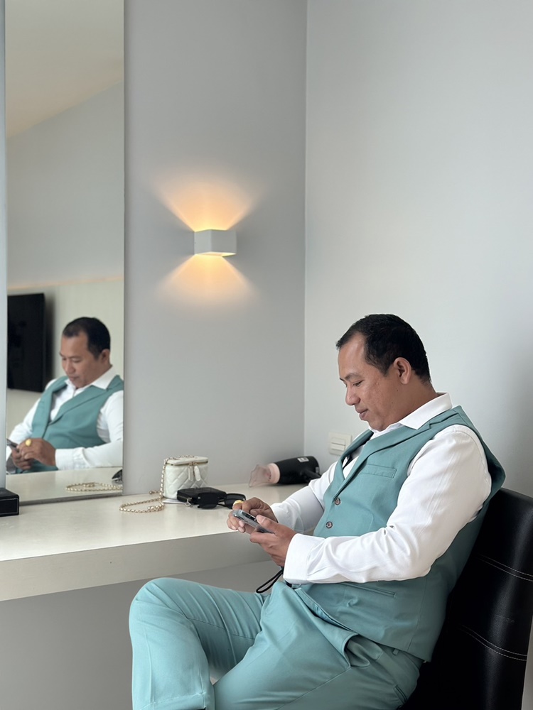 พร้อมเช่า เสื้อสูทชาย สีเขียวมิ้นต์เข้ม สีเขียวพาสเทล Dark Pastel Mint Green (พร้อมเสื้อกั๊ก)