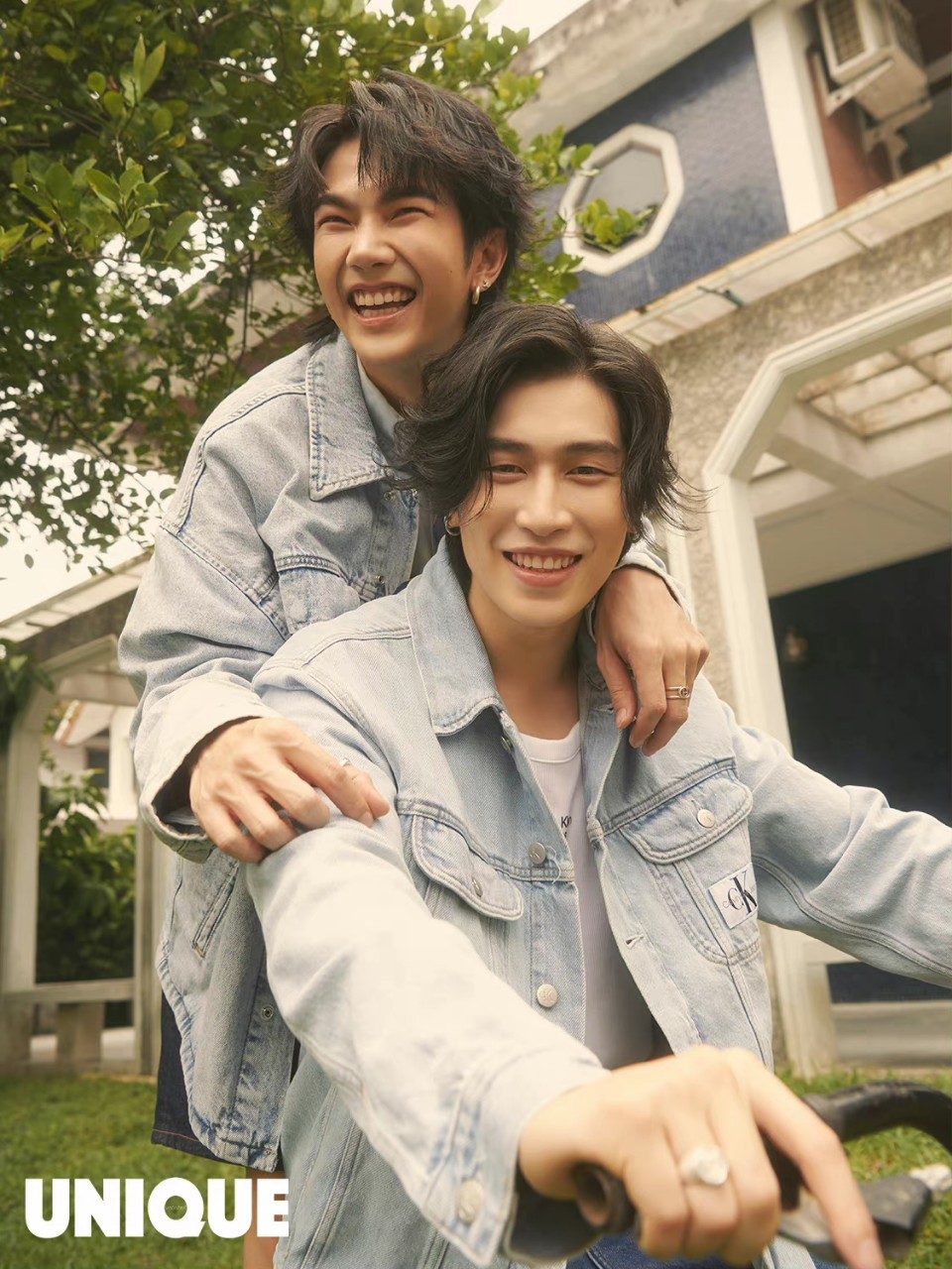 นิตยสาร UNIQUE ไบเบิ้ลบิว