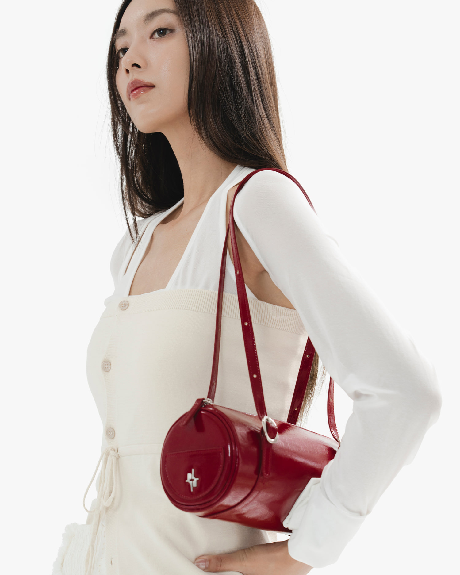 กระเป๋า findkapoo Pillow Bag 23 สีแดง (นำเข้า 9-14 วัน)