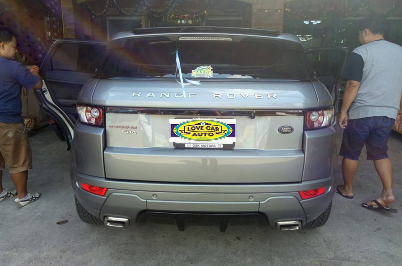 โรงงานพรมรถยนต์ Land Rover Rang Rover Evoque 2013 ลายกระดุมสีเทาขอบดำ