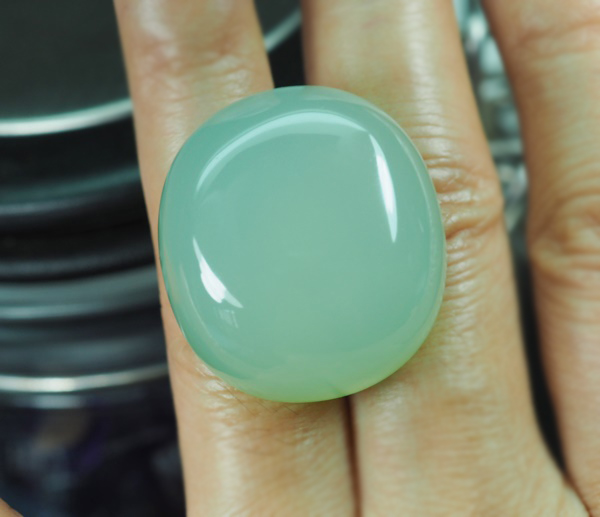 คาลซิโดนีสีเขียว (Chalcedony) 82.35 กะรัต