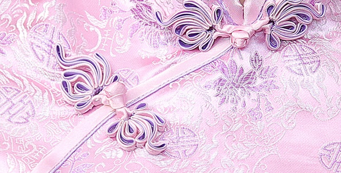 Pre-order กี่เพ้า สีชมพู ผ้าไหมจีน กุ๊นขอบ ตัดเย็บอย่างดี