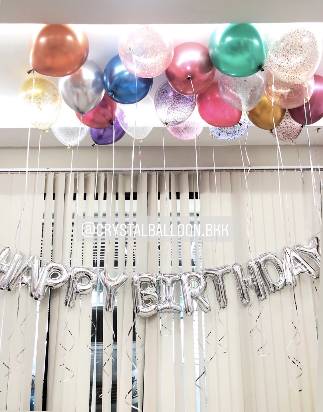 ลูกโป่ง วันเกิด Happy Birthday ตัวอักษร 13 ตัว พร้อม ลูกโป่งลอยฝ้า 20 ลูก พร้อมตกเเต่ง สามารถเปลี่ยนสีลูกโป่ง/เปลี่ยนสี-ตัวอักษรได้