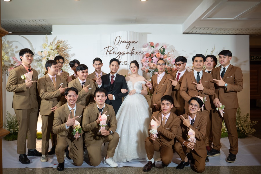 พร้อมเช่า ชุดสูทชาย สีน้ำตาล คลาสสิก รุ่นกระดุมเดียว (พร้อมเสื้อกั๊ก)