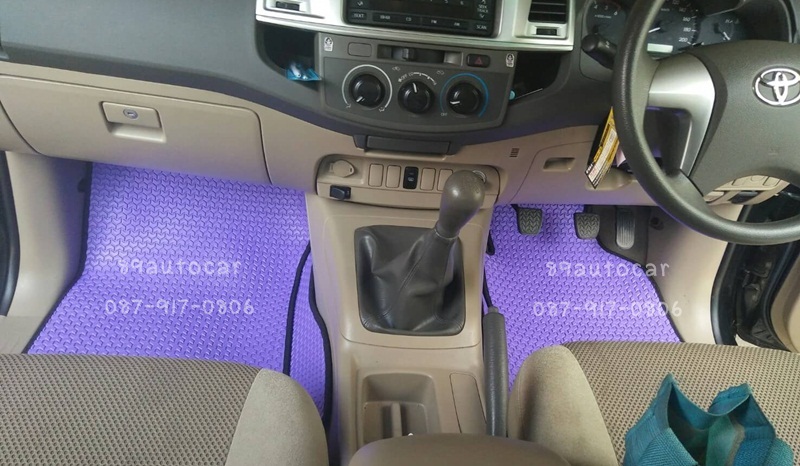 ผ้ายางปูพื้นรถยนต์ Toyota Vigo Cab ธนูสีม่วงขอบดำ
