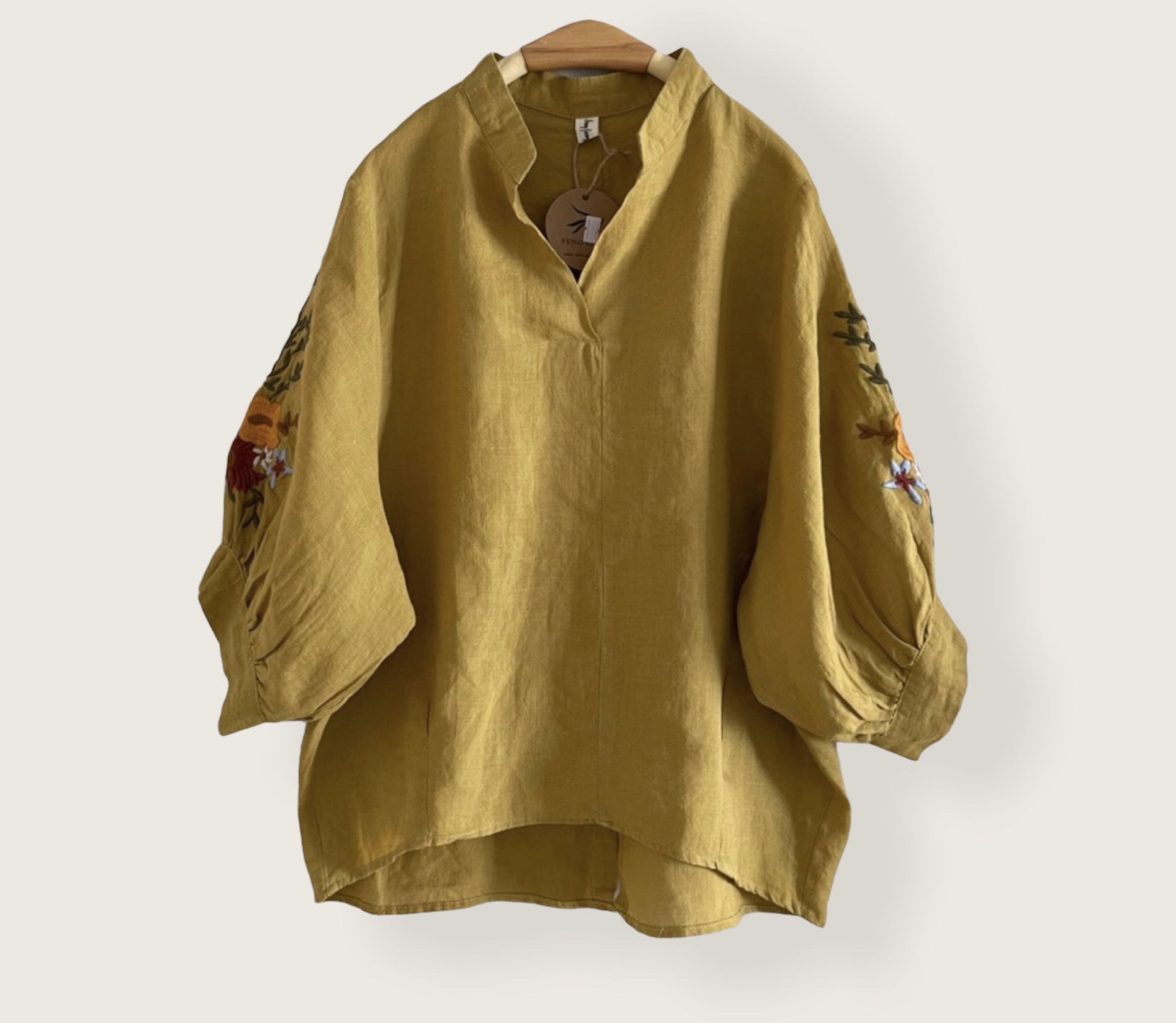 เสื้อผ้าลินินลายปัก
