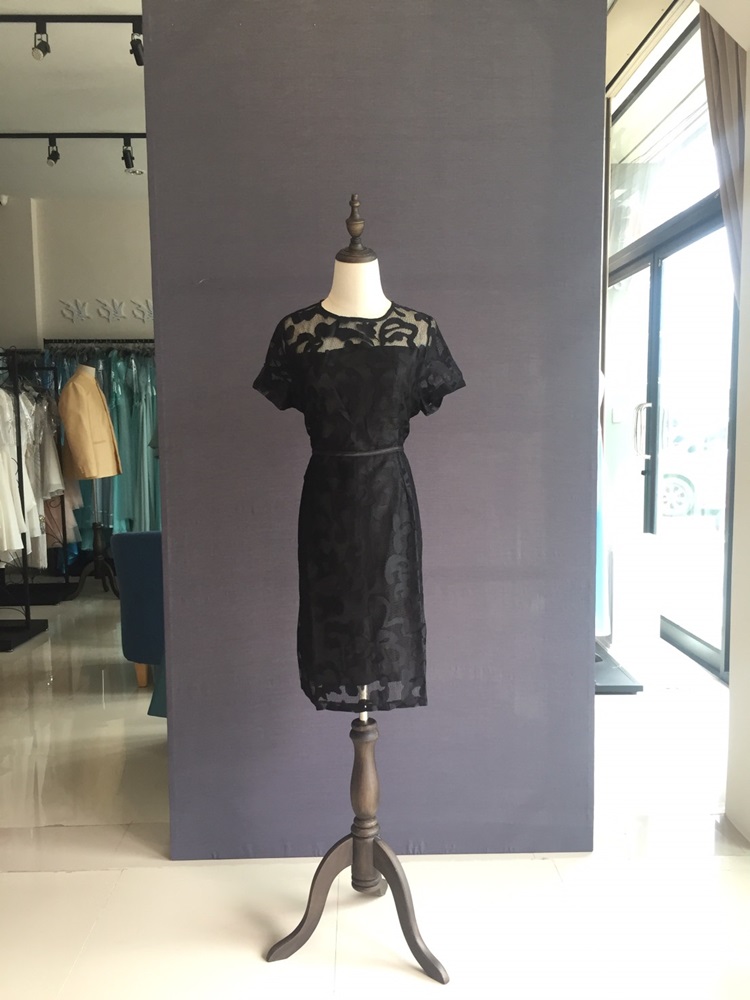 พร้อมส่ง ชุดเดรส/ชุดออกงาน ผ้าเกาหลี ผ้าโปร่งปักแขนยาวลายดอกไม้ สีดำ (ซิปหลัง) L ,4XL