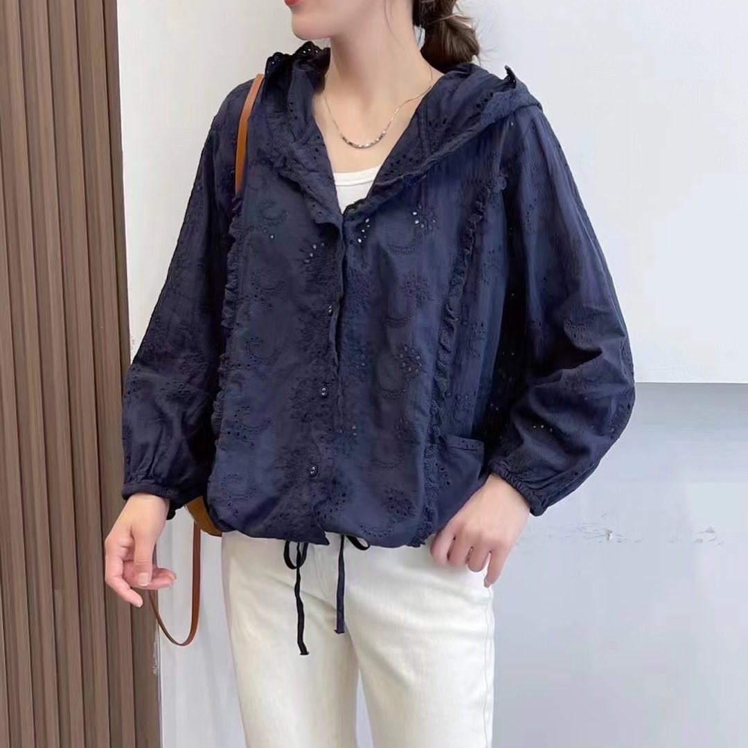 เสื้อคลุมผ้าลูกไม้แต่งกระเป๋ามีฮู้ด