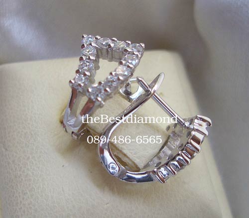 BE315RD+++ต่างหูเพชร 11 เม็ด แบบ Modern+++เก๋สุดๆ เรียบๆดูทันสมัย รูปแบบน่ารักๆ ใส่ติดหู ได้เลย ไม่เวอร์ค่ะ แต่ดูดีมีระดับ