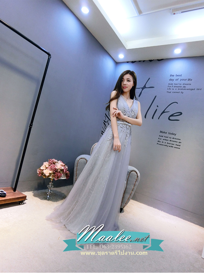 พร้อมส่ง ชุดราตรียาว แขนกุด สีเทา แต่งลายลูกไม้ ผ้าตาข่าย ข้างในปักเลื่อมสวย