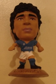 ตุ๊กตาโมเดลนักฟุตบอล ด.มาราโดน่า สโมสรนาโปลี โครินเธียน ไมโครสตาร์ - Legend Sweden Series 2005 Gold Base - MC4103 ใหม่ / D.MARADONA NAPOLI Football Club Corinthian MicroStars Football Figure - Legend Sweden Series 2005 Gold Base - MC4103 NEW