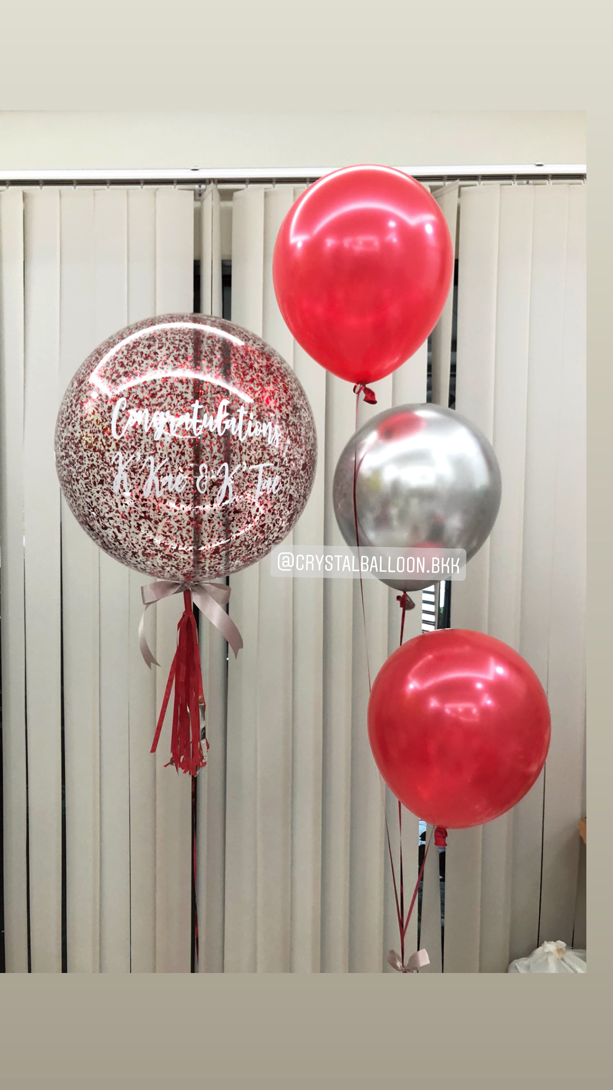 ลูกโป่ง แสดงความยินดี Bubble ขนาด 24" กลิตเตอร์สีแดง พร้อม ช่อลูกโป่ง ช่อ 3 ลูก 1 ช่อ พร้อมตกเเต่ง สามารถเปลี่ยนสีลูกโป่ง/เปลี่ยนข้อความ/เปลี่ยนขนาดได้