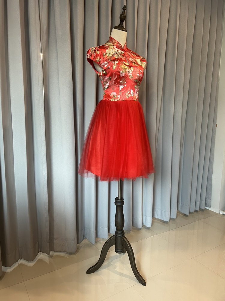 พร้อมเช่า ชุดแฟนซี ชุดราตรีสั้น ชุดตรุษจีน ชุดกี่เพ้า คอจีน กระโปรงตาข่ายพองสวย