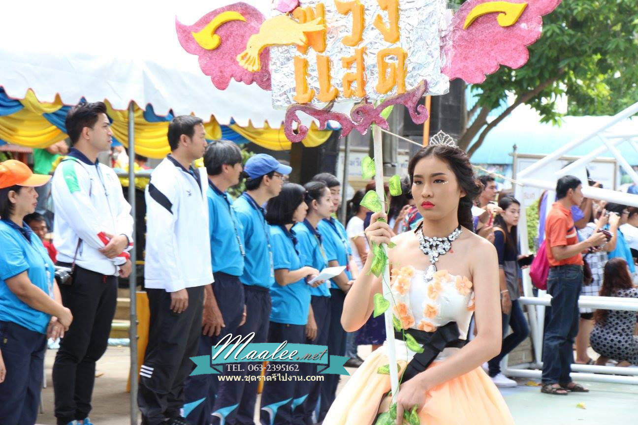 พร้อมเช่า ชุดแฟนซี ชุดราตรี เกาะอก สีส้ม ขาว แต่งดอกไม้ ผ่า V โปร่งกลางอก