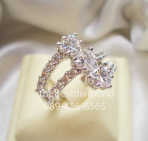 BR610RD+++Perfect 3 heart ring +++ แหวนเพชร cz รูปหัวใจ 3 ดวง ดีไซน์ 3 แถว modern หรูหรา ไฮโซ สุดๆ เพชรแวววาวมากๆๆ