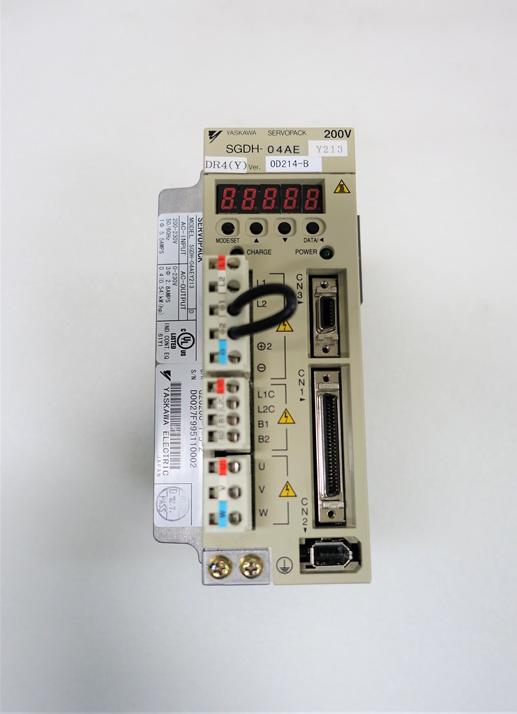 SGDH-04AE SERVOPACK " YASKAWA "