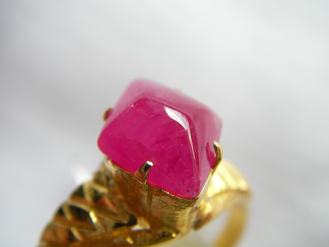 ทับทิมพม่า เนื้อแพร แดงสวย สี่เหลี่ยมข้าวหลามตัดหัวแหวนประทับใจ ขนาด 11.55 x 8.76 x 3.08 มม. นน. 3.11 ct. ราคาโทรถาม