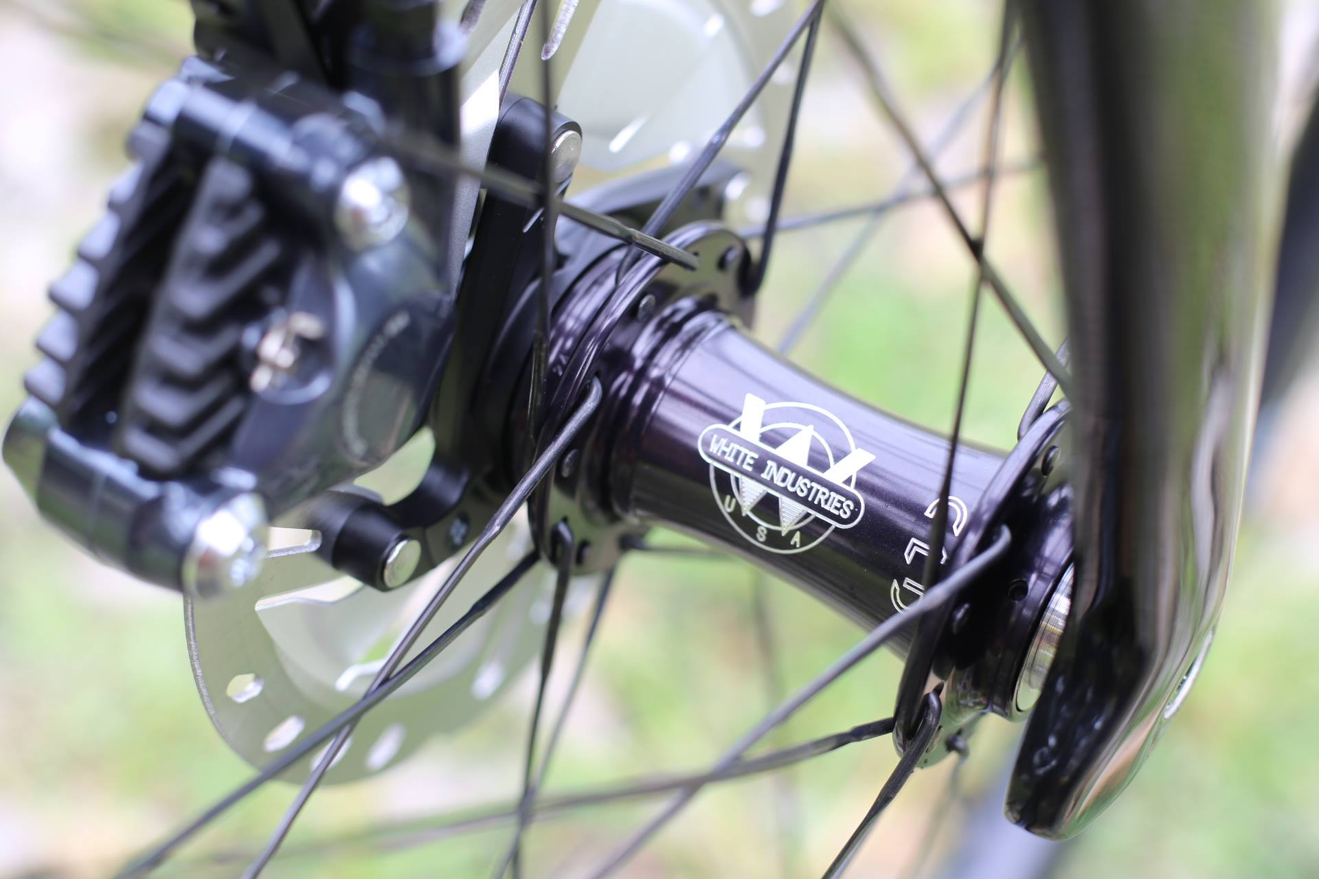 VISP Builder ล้อคาร์บอนเสือหมอบ Disc Brake รุ่น Special Series คาร์บอน รองรับ 7-11สปีด (Road or cyclocross)