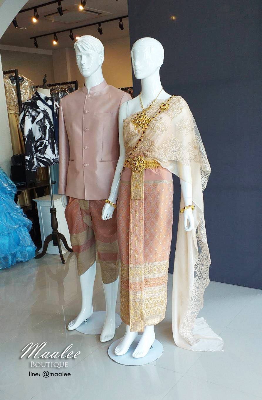พร้อมเช่า ชุดแต่งงานไทยประยุกต์ สไบลูกไม้สีชมพูโรสโกลด์ (ราคาเช่าเป็นคู่)