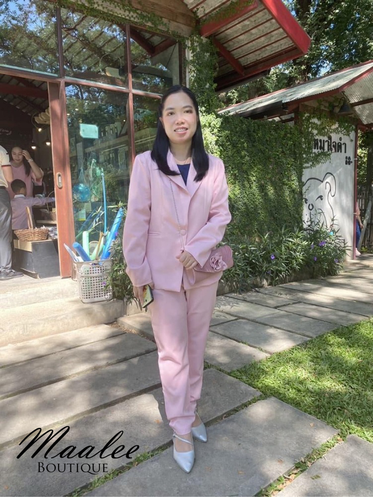 พร้อมเช่า สูทหญิง สูทสีชมพู