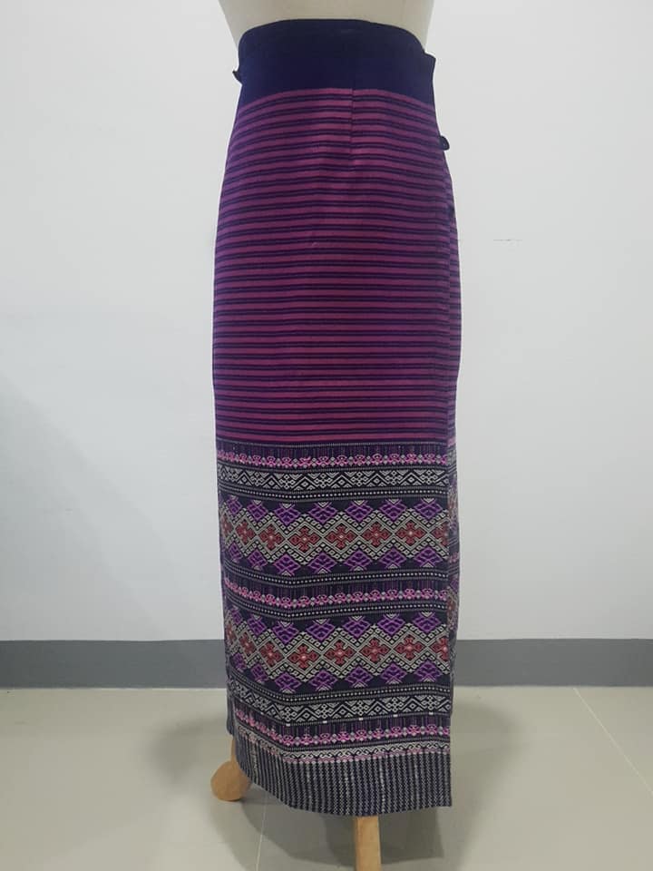 ผ้าถุงสำเร็จรูปไทลื้อทอเครื่องสีม่วง
