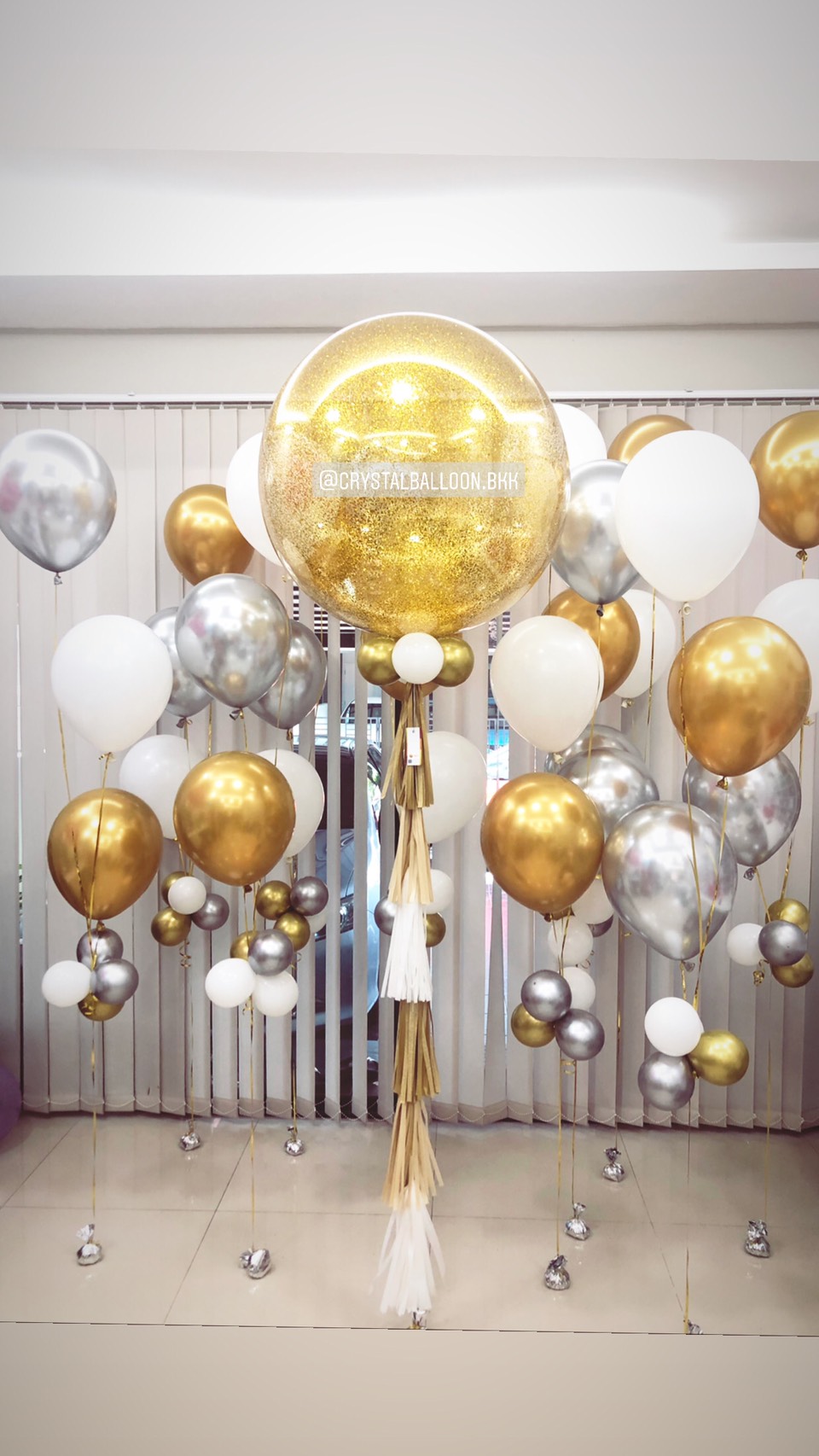 ลูกโป่ง Grand Opening Bubble ขนาด 36" โทนสีทอง สุดหรูหรา พร้อมตกแต่ง ช่อลูกโป่ง 3 ลูก 10 ช่อ สามารถเปลี่ยนสีลูกโป่ง/เปลี่ยนข้อความ/เปลี่ยนขนาดได้