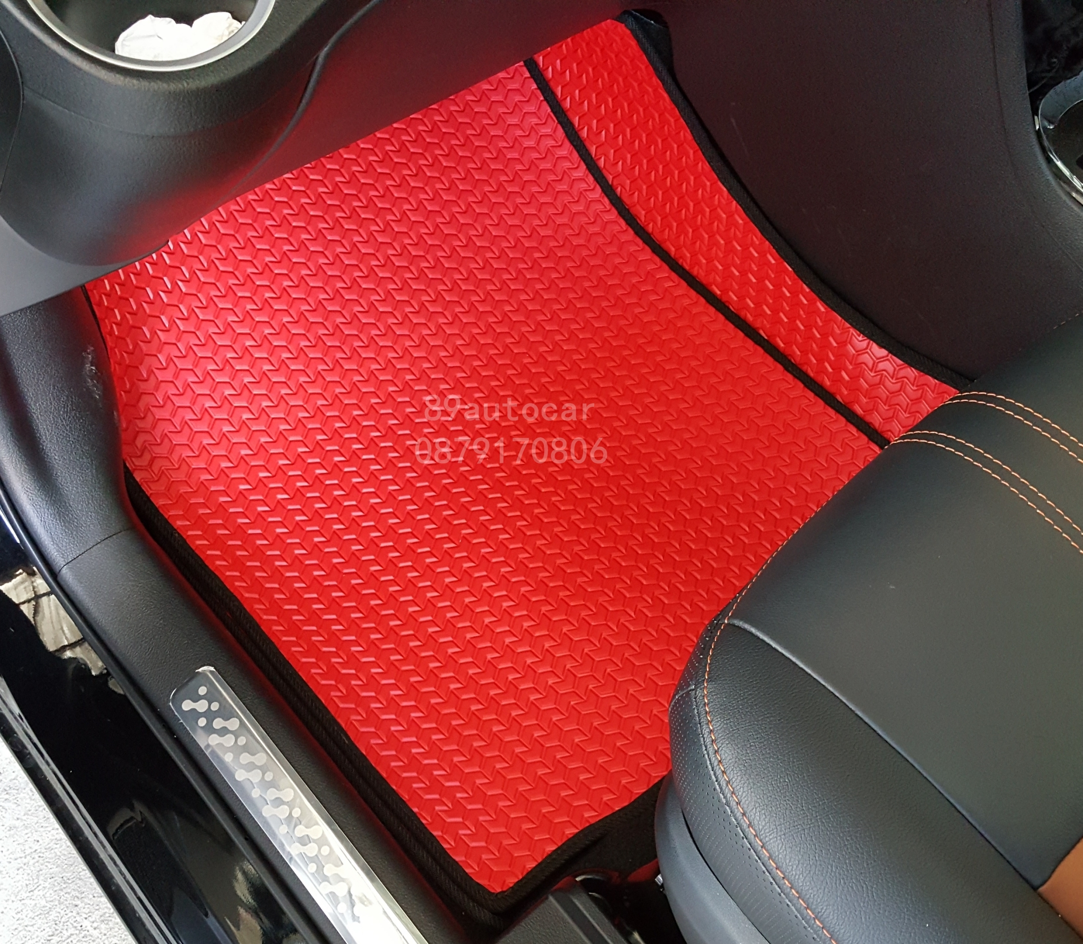 ผ้ายางปูพื้นรถยนต์ Toyota Sienta ธนูสีแดงขอบดำ